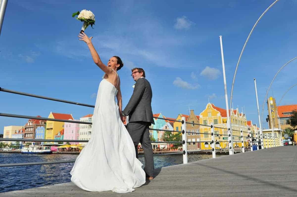 Newlywed couple in Willemstad Curacao